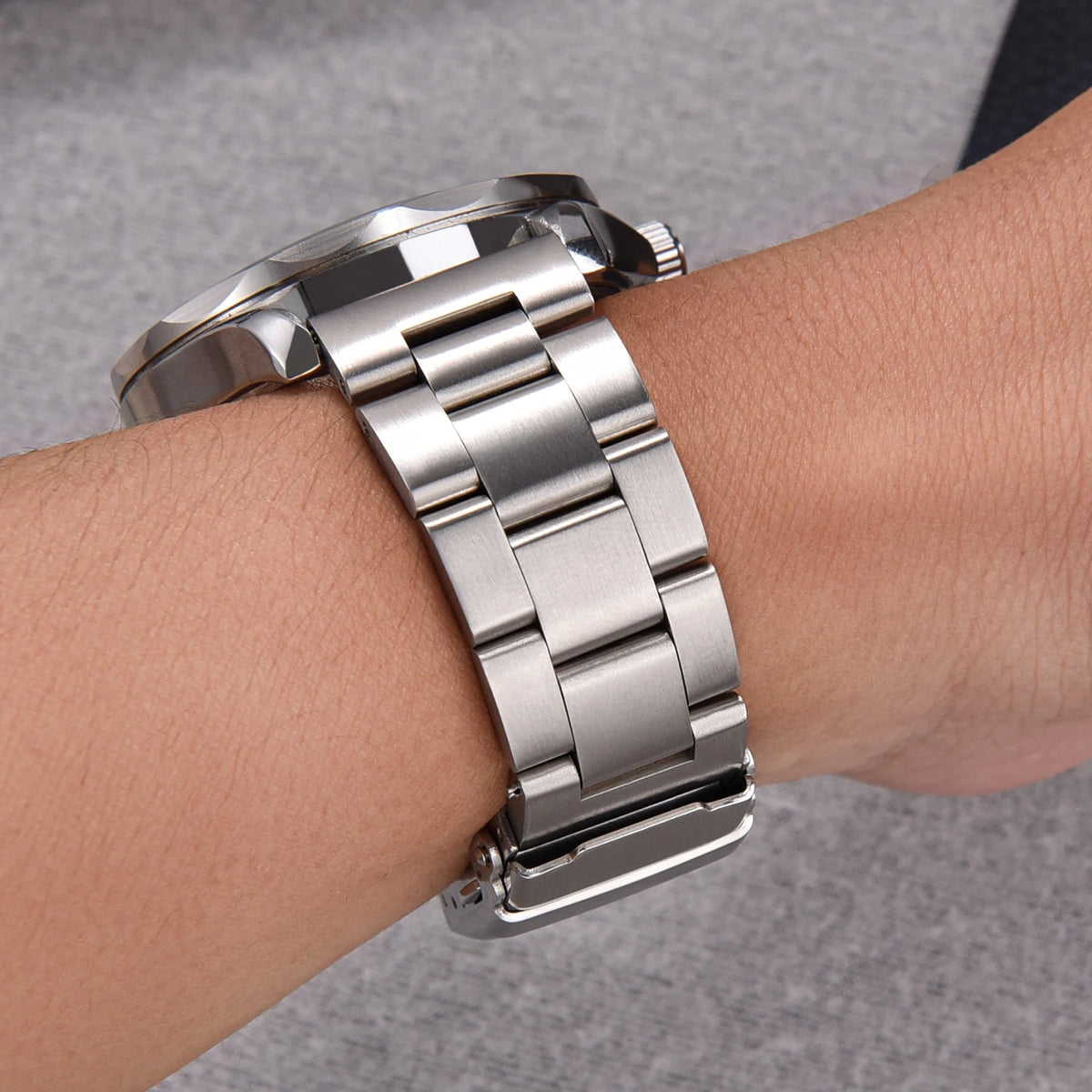 Heavy-Duty Quick Release Stainless Steel Watch Bracelet 18–22mm