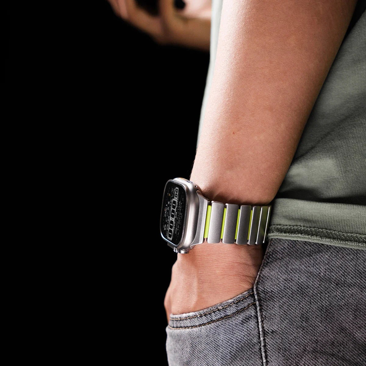 Titanium Magnetic Bracelet Strap – Compatible with Apple Watch